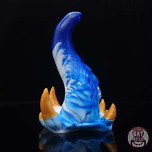 Load image into Gallery viewer, Spire Medium 00-30 Gilded Delftware