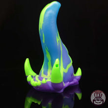 Load image into Gallery viewer, FLOP Spire Medium 00-30 Alien Candy