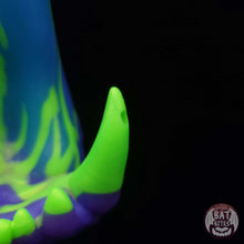 Load image into Gallery viewer, FLOP Spire Medium 00-30 Alien Candy