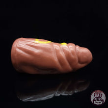 Load image into Gallery viewer, Aux Relaxed Channel 00-20 Hot Dog
