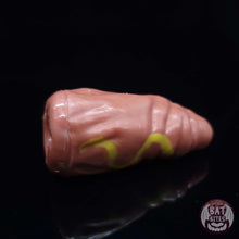 Load image into Gallery viewer, Aux Relaxed Channel 00-20 Hot Dog
