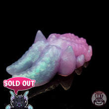 Load image into Gallery viewer, Obsidian&#39;s Maw Small 00-31 UV GITD
