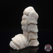 Load image into Gallery viewer, Marl Small 00-30 Alabaster Marble
