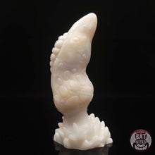 Load image into Gallery viewer, Carnivore Small 00-30 Alabaster Marble
