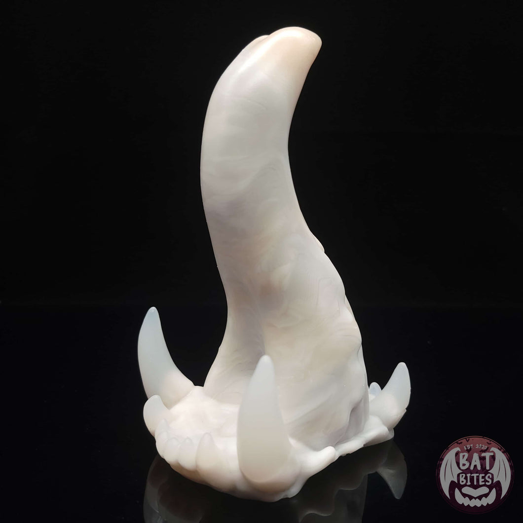 Spire Medium 00-30 Alabaster Marble