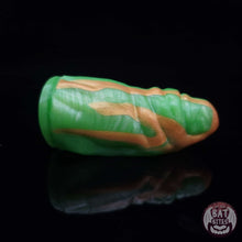 Load image into Gallery viewer, Aux Gen 1 Relaxed Short Channel 00-30 Caramel Apple
