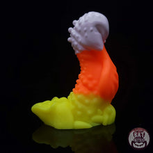 Load image into Gallery viewer, Hemlock Small 00-30 Candy Corn
