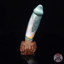 Load image into Gallery viewer, Rend Medium 00-30 Tinsel Tree
