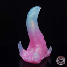 Load image into Gallery viewer, Spire Large 00-31 Crystal Candy
