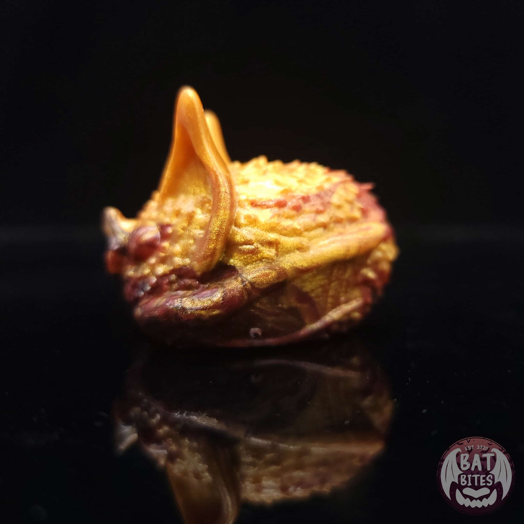 Nanner Bat Loaf Squish - Smol - Medium Firmness