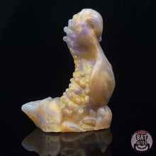 Load image into Gallery viewer, Hemlock Medium 00-30 Gilded Crystals
