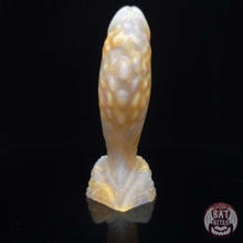 Load image into Gallery viewer, Rend Small 00-30 Gilded Crystals
