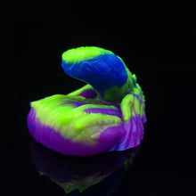Load image into Gallery viewer, Dominion Packer Small 00-20 Alien Candy
