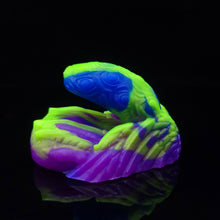 Load image into Gallery viewer, Dominion Packer Small 00-20 Alien Candy
